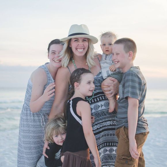 Meet your Posher, Heather - Picture 2 of 4