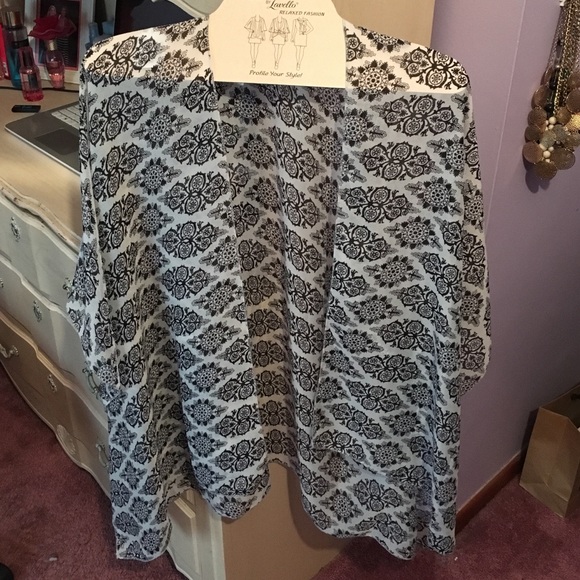 Black and white kimono