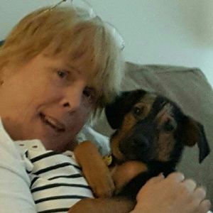 Meet your Posher, Lorraine