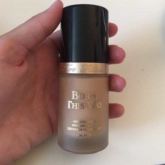 Too Faced Born This Way Foundation !