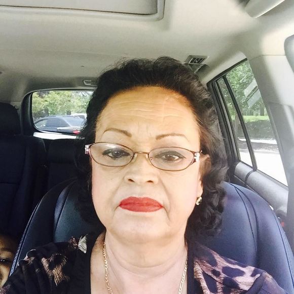 Meet your Posher, Rosalinda