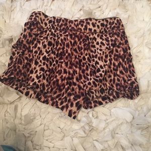 Stretchy flowy shorts