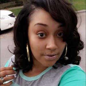 Meet your Posher, Treniska