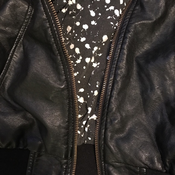 Leather jacket - Picture 2 of 2
