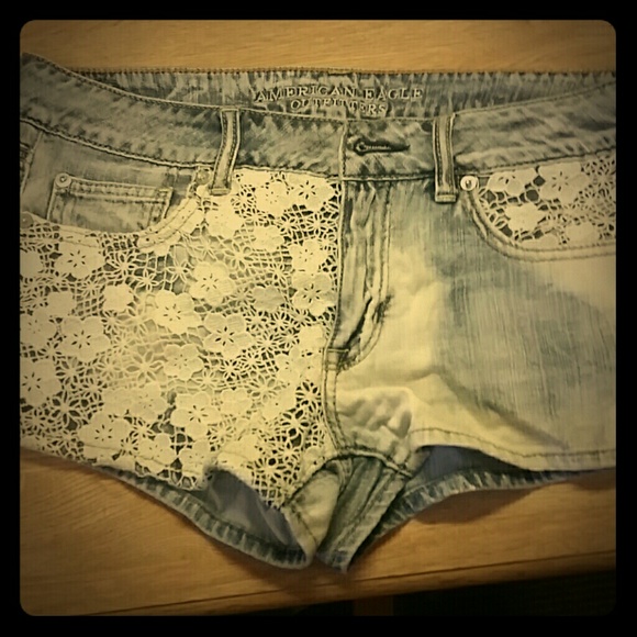 American Eagle Crochet Lace Shorties size 8