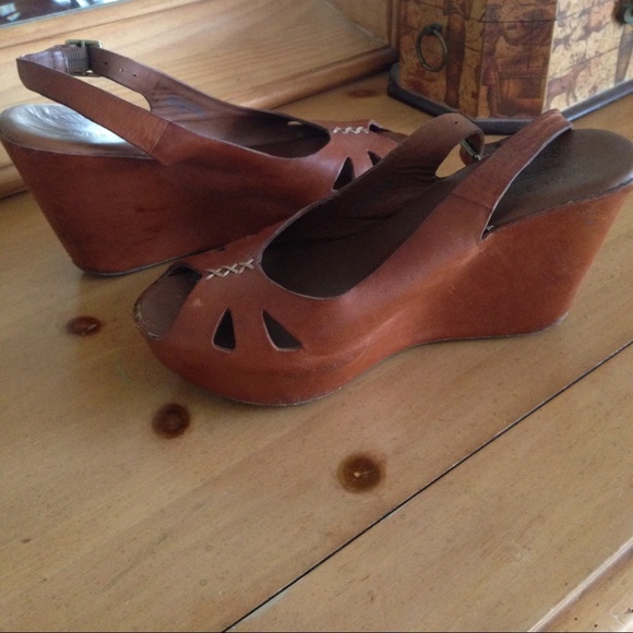 KORK-EASE tan wedges Sz 7