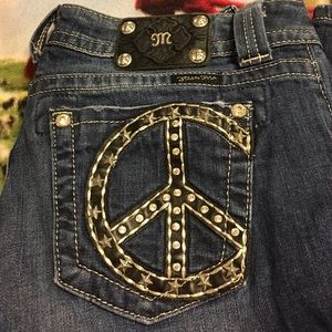 Peace sign Miss Me jeans💥