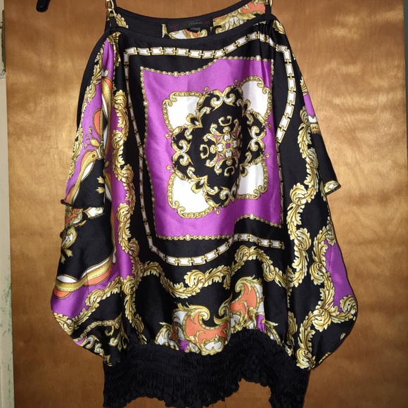 Off the shoulder silk pattern shirt