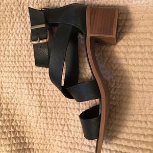 Steve Madden black sandals