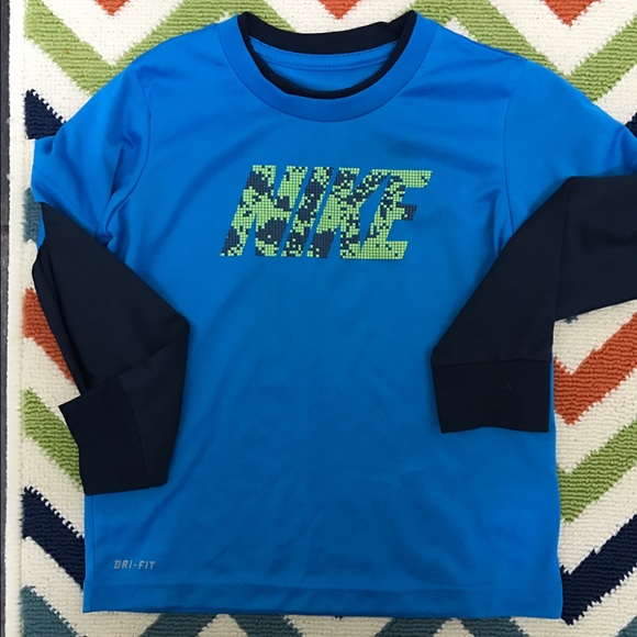 Nike long sleeve t-shirt, size 4💙