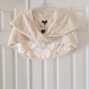 bebe faux fur shrug NWT