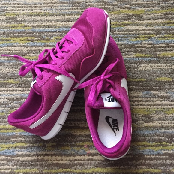 Nike Victoria Women's Sneakers