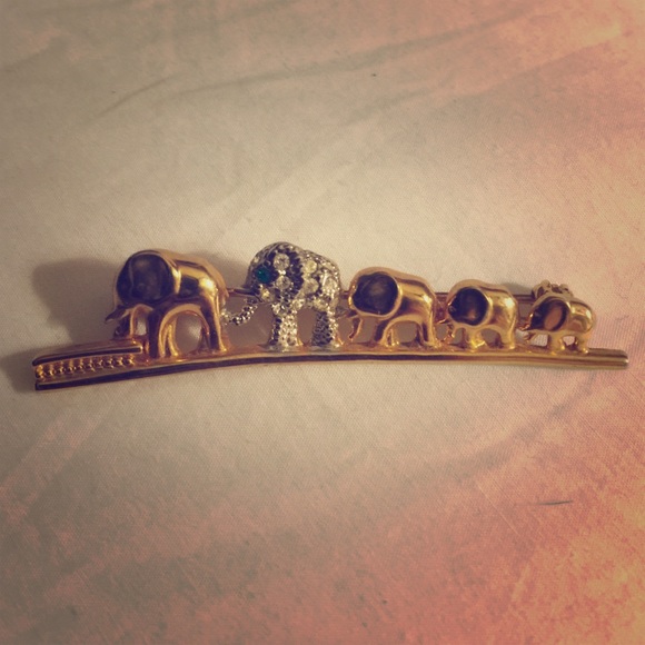 Elephant brooch