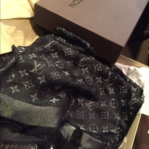 Louis Vuitton Shawl