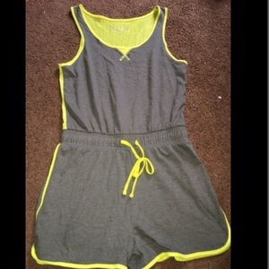 Grey and yellow short jumper