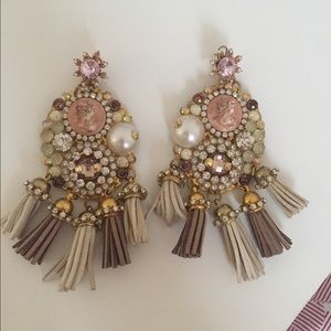 Women's earrings