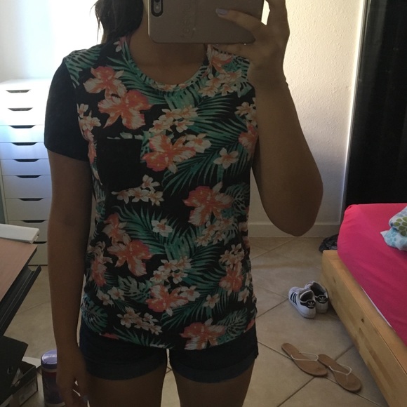 Victoria's Secret PINK T shirt