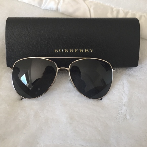 BURBERRY AVIATORS NEVER WORN PRICE NEGOTIABLE