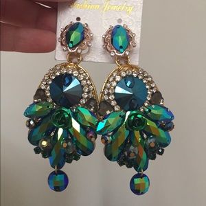 Women's earrings