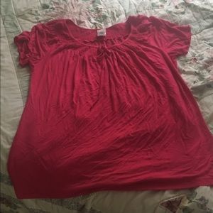 BOGO ITEM 💜 t-shirt. Super cute detailed!!