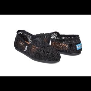 Black Moroccan crochet TOMS