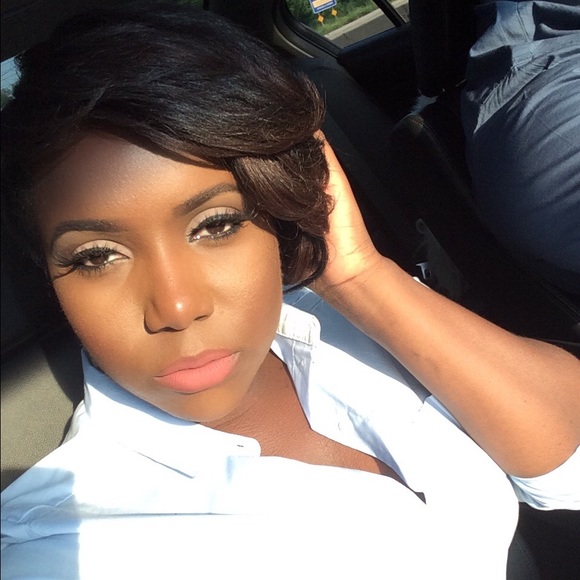 Meet your Posher, Vanessa - Picture 1 of 1