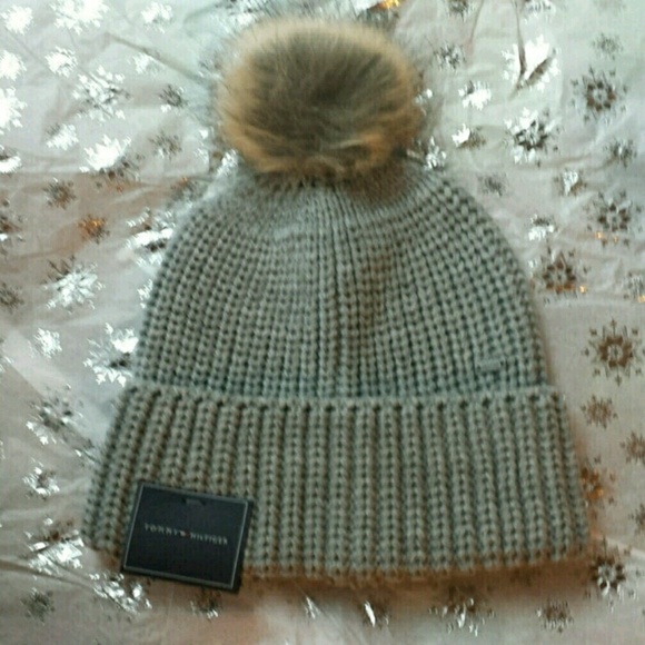 Tommy Hilfiger winter Hat 100% Authentic.