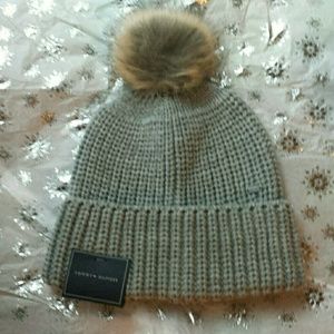 Tommy Hilfiger winter Hat 100% Authentic.