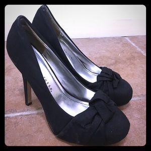 Black heels with platform