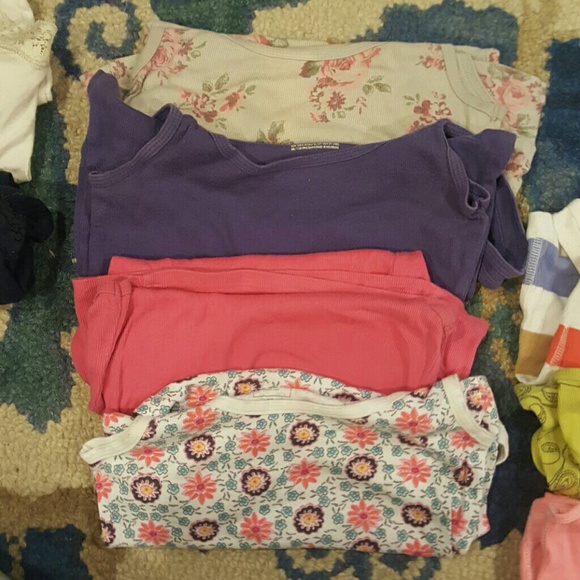 Bundle of medium tank tops