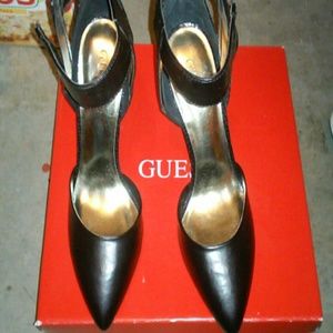 Guess GFCamilla Heels for Woman. Size 7M. Black.