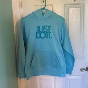 Nike therma-fit sweatshirt