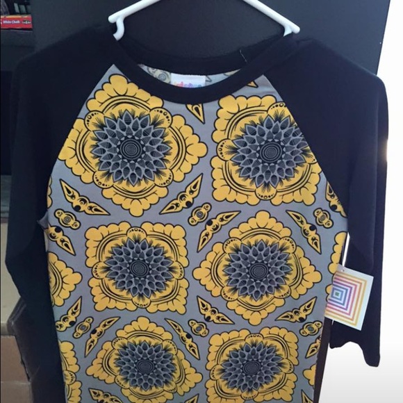 3/4 sleeve shirt