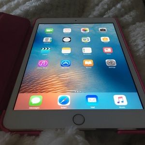 Apple iPad Mini 2 with Lilly Pulitzer Case