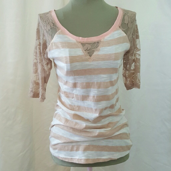 Top w/Lace Sleeves