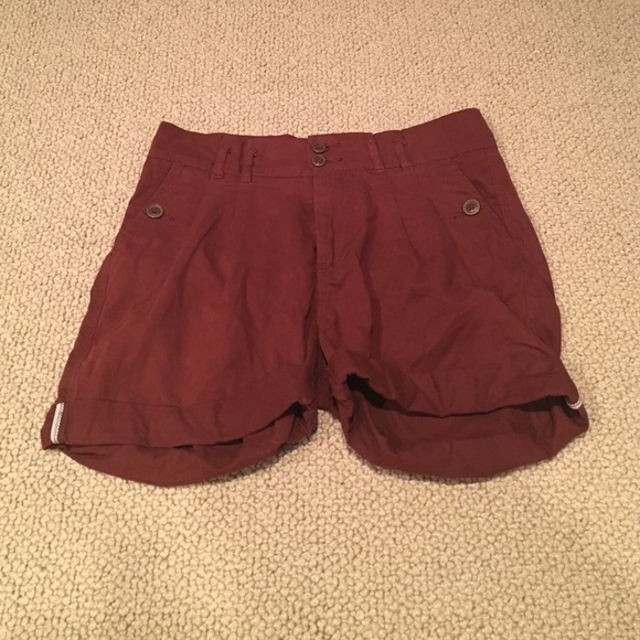DEPT Dark red shorts with rolled bottoms