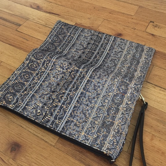 Clutch - Picture 4 of 4