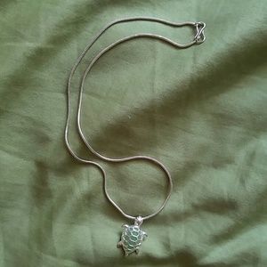 Turtle pendant necklace