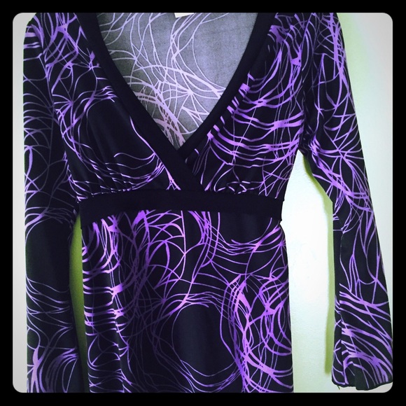 Black and purple long sleeve top