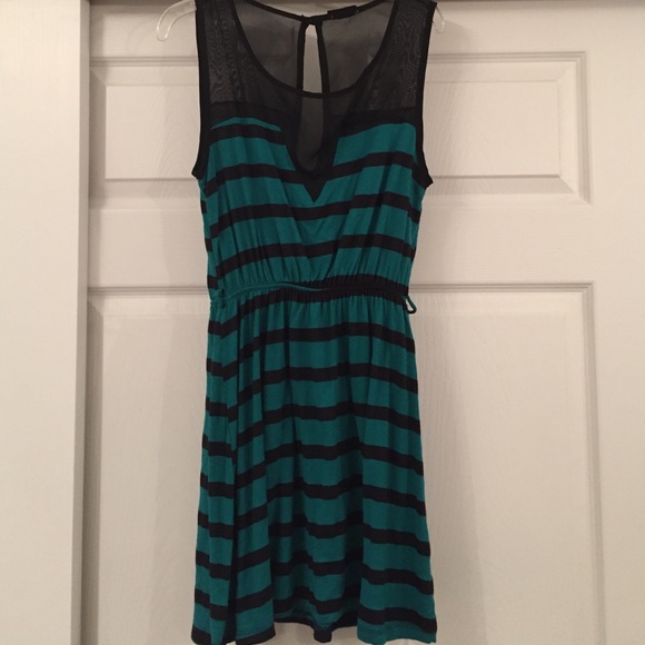 Green and black striped dress - Picture 3 of 3