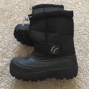 Circle Little Boy Snow Boots