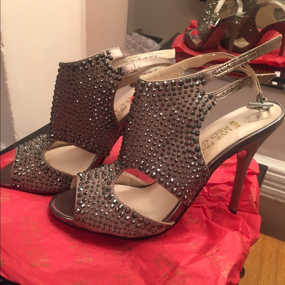Live From The Red Carpet Heels 7.5 Original $165