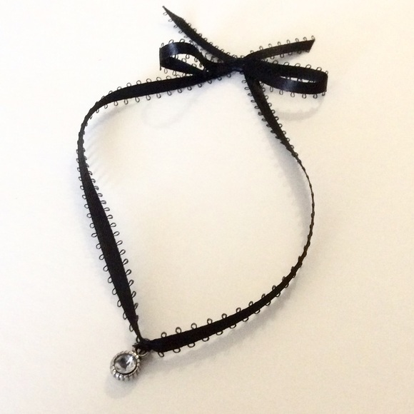 🆕 Faux diamond choker