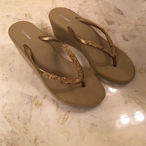 Old navy wedge sequin flip flops