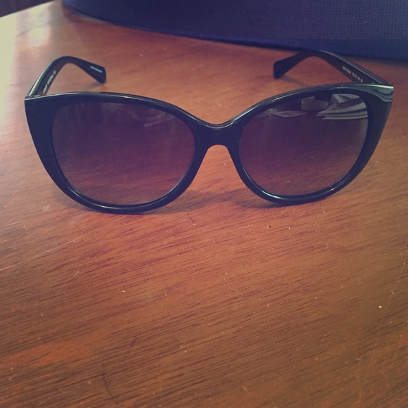 Coach black sunglasses with case