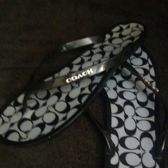 Coach flip flops size 6 to 6.5
