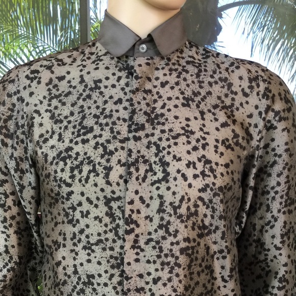 Burberry silk shirt size M Sz 39 15 1/2