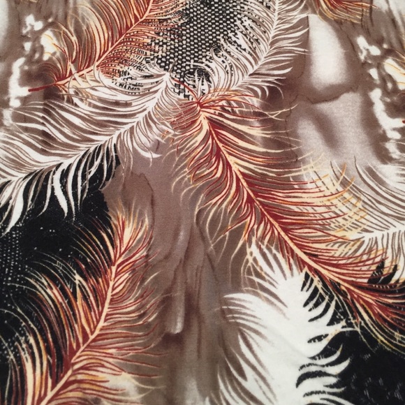 Feather skirt - Picture 2 of 2