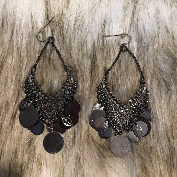 Dangling earrings - Picture 1 of 1