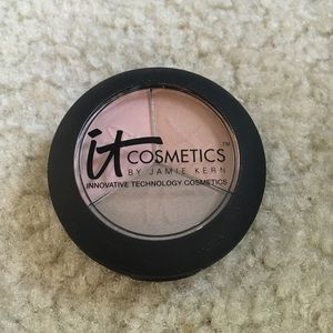 It Cosmetics eyeshadow trio